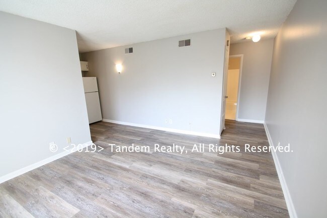 Building Photo - 105 Tyne Blvd Apt 4