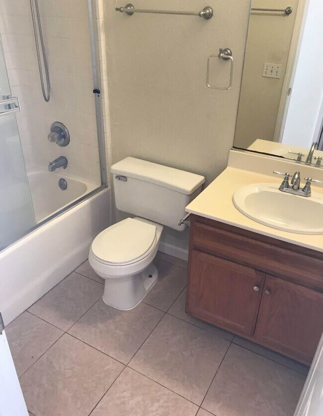 Foto del edificio - 4 Bedroom/2 Bath Home Stockton Ca