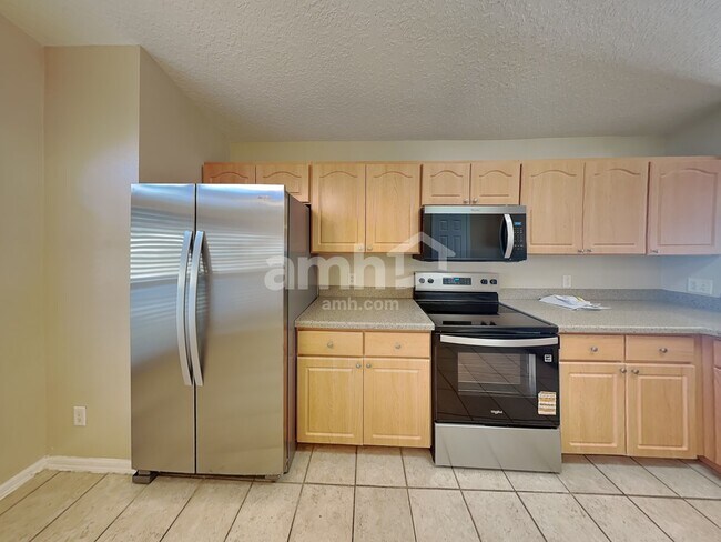 Building Photo - 2465 Saint Pauls Dr