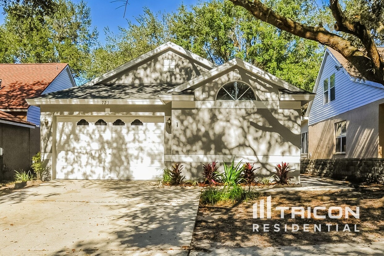 Primary Photo - 723 Cape Cod Cir