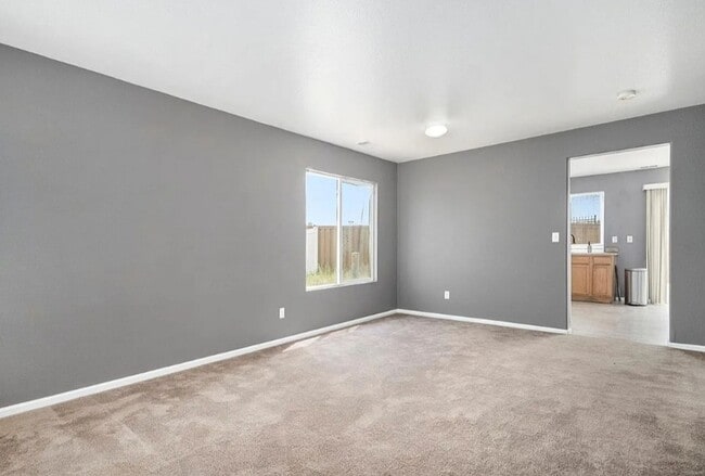 Building Photo - 3 Bedroom Single Family Home in Denver