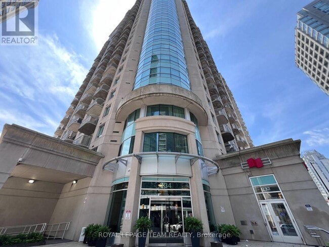 Building Photo - 234 Rideau St