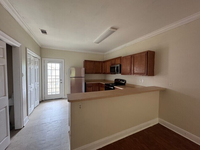 Foto del edificio - 3 Bedroom / 2 Bath for Lease in Denham Springs