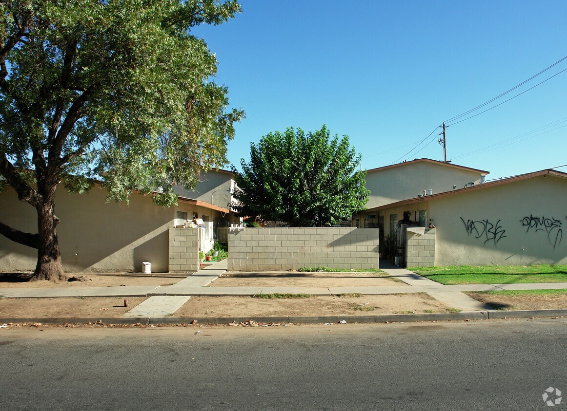 Building Photo - 4419 E Hamilton Ave