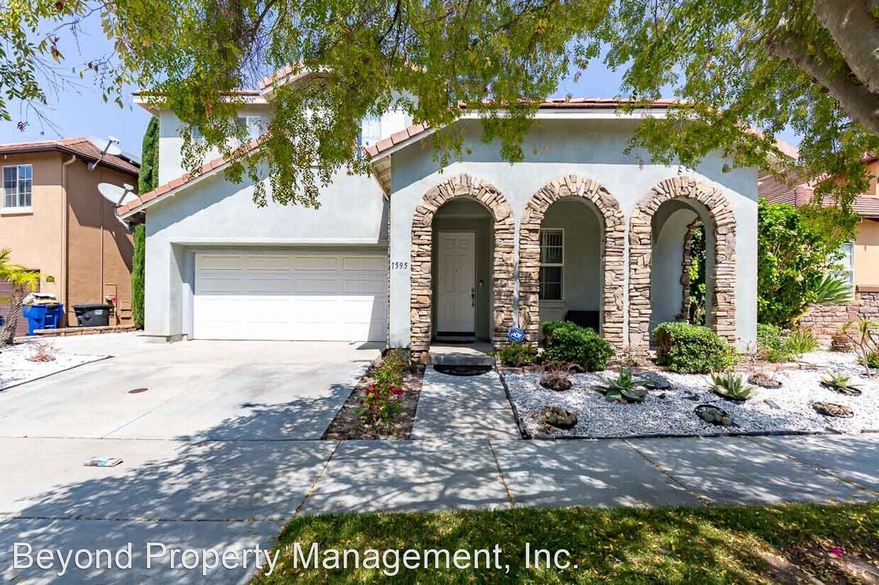 Foto principal - 4 br, 2.5 bath House - 1595 Lokoya Dr.,