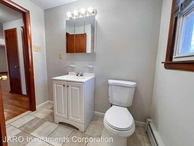 Building Photo - 3 br, 1 bath House - 36 Waverly St