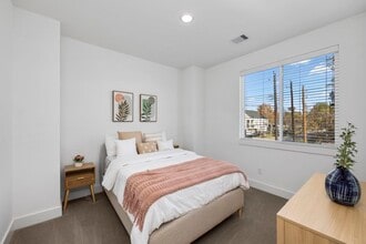 Building Photo - 1570 W Tidwell Rd