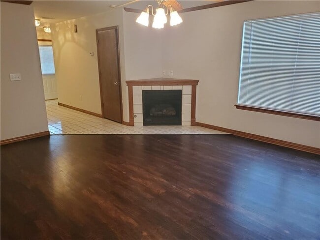 Building Photo - 2932 E Sterling Ct