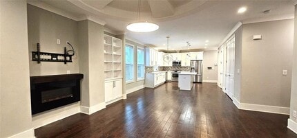 Building Photo - 1993 Memorial Dr SE