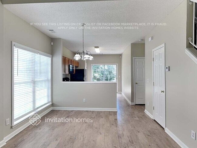 Foto del edificio - 1609 Heyford Cir NW