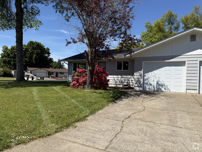 Building Photo - 3625 Bardell Ave