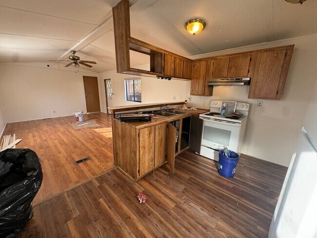 Foto del edificio - Winston 2 bedroom with garage/shop