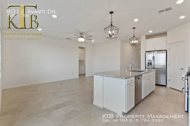 Building Photo - Still looks brand new, 4 bedrooms gated entry