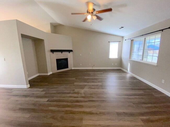 Building Photo - Sky Vista in Stead - Single Story Home with Fireplace and Mountain Views