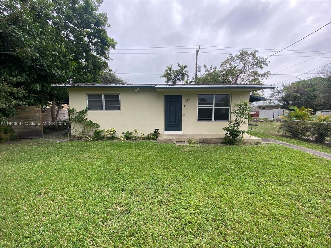 Primary Photo - 2446 Johnson St