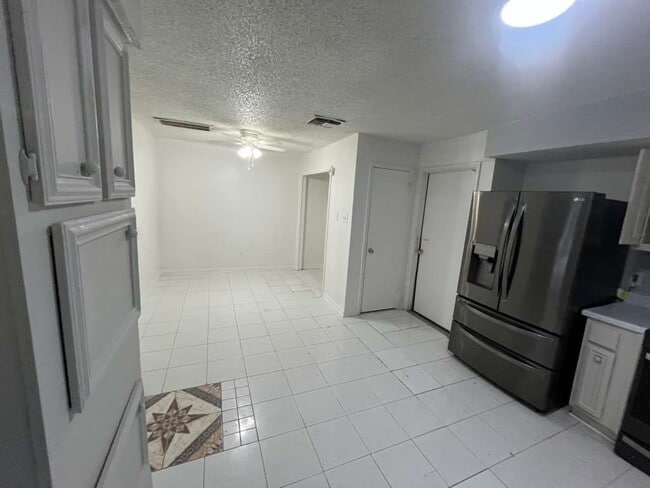 Building Photo - 12915 Ashford Knoll Dr