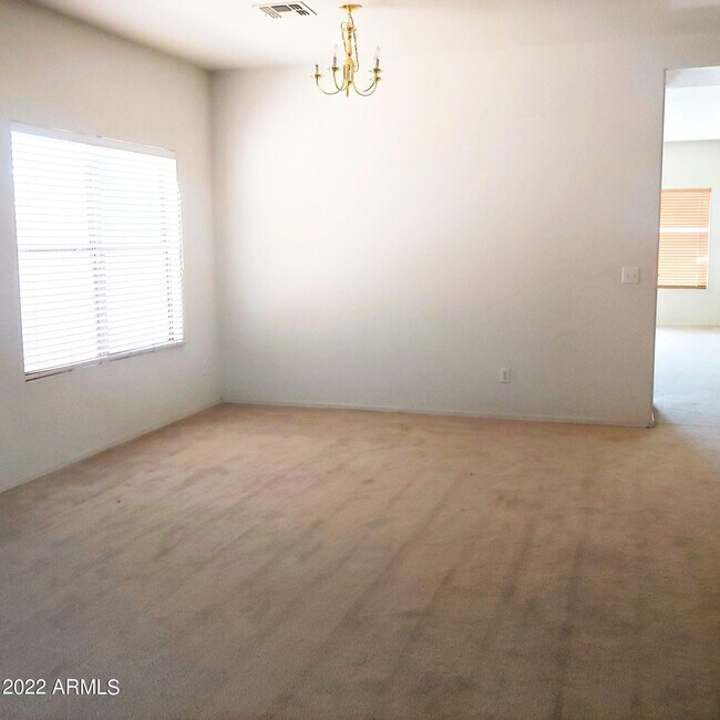 Building Photo - 625 W Silver Reef Ct