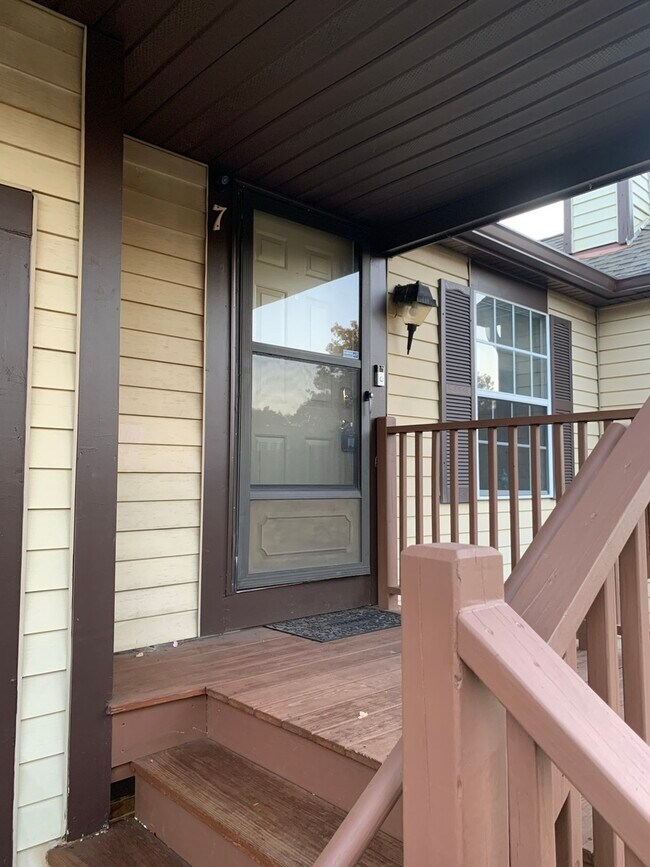 Foto del edificio - 361 Sandhurst Cir