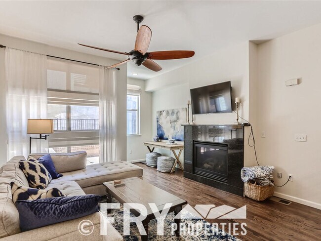 Foto del edificio - Furnished Townhome in RiNo