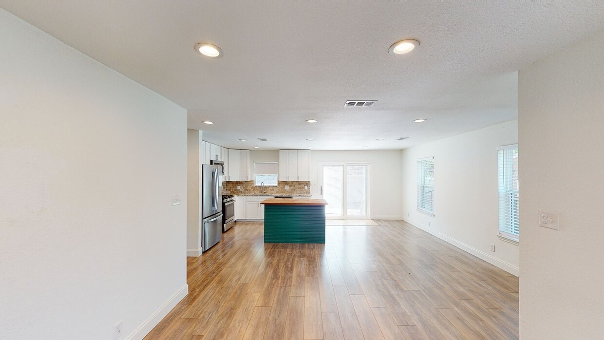 Photo - Light & modern Oak Cliff home by Martin Weiss Park