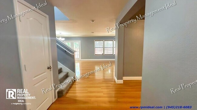 Building Photo - $2,499- 4 Bed/ 2.5 Bath Upscale House in C...