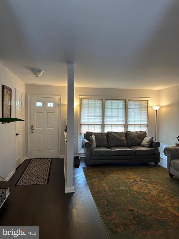 Foto del edificio - 10603 Brice Ct