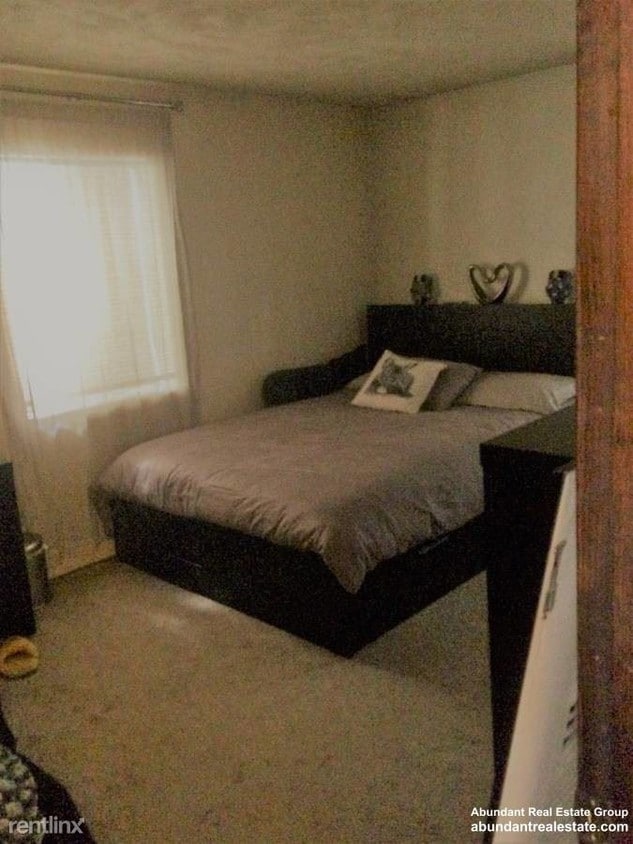 Building Photo - 2 br, 1 bath  - 99 Willow St Apt 1