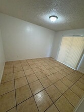 Building Photo - 2553 Glen Ave