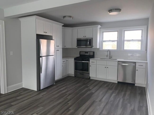 Building Photo - 52 Thomas St