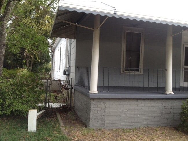 Building Photo - 1407 Rhodes St
