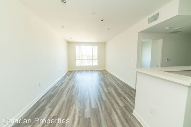 Building Photo - 14055 Archwood St