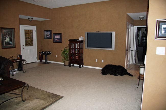 Foto del edificio - 4208 Brunswick Dr