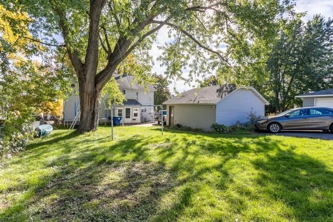 Parking for unit behind Garage - 116 N 7th Ave