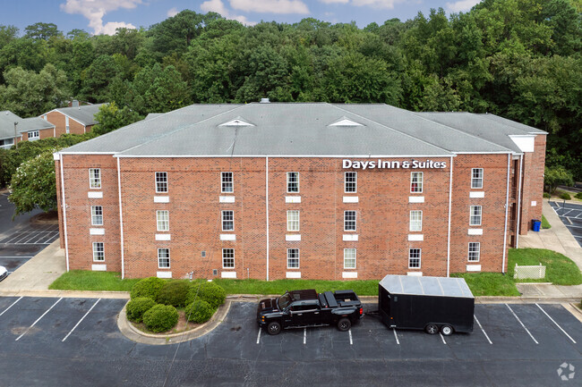 Foto del edificio - The Inn and Suite Apartments