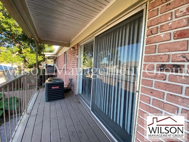 Building Photo - 525 Georgetown Dr
