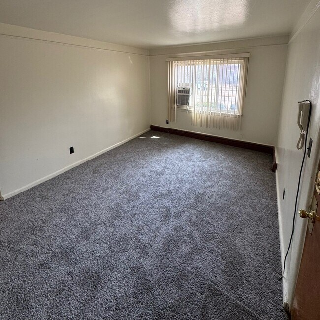 Foto del edificio - ?? Cozy 1-Bedroom Apartment on Detroit’s W...
