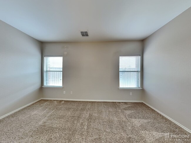 Building Photo - 320 Rowdy Dr