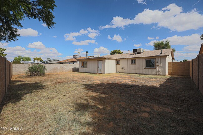 Foto del edificio - 14228 N 38th St