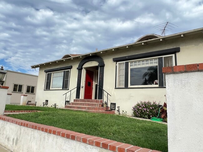 Building Photo - 1642 La Fayette Rd