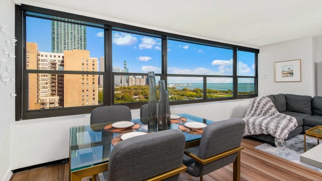 Photo - 1172 S Michigan Ave Apartment