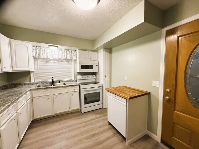 Foto del edificio - 412 Depot St