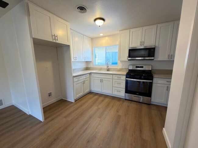 Foto del edificio - 318-320 S. Bedford Road