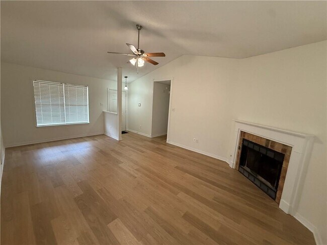 Foto del edificio - 791 Copperfield Dr E