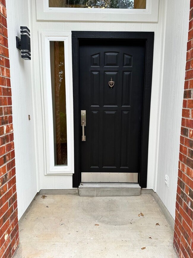 Foto del edificio - **MOVE IN SPECIAL**  Spacious Single Famil...