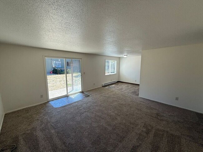 Foto del edificio - 3776 Iberis St NE