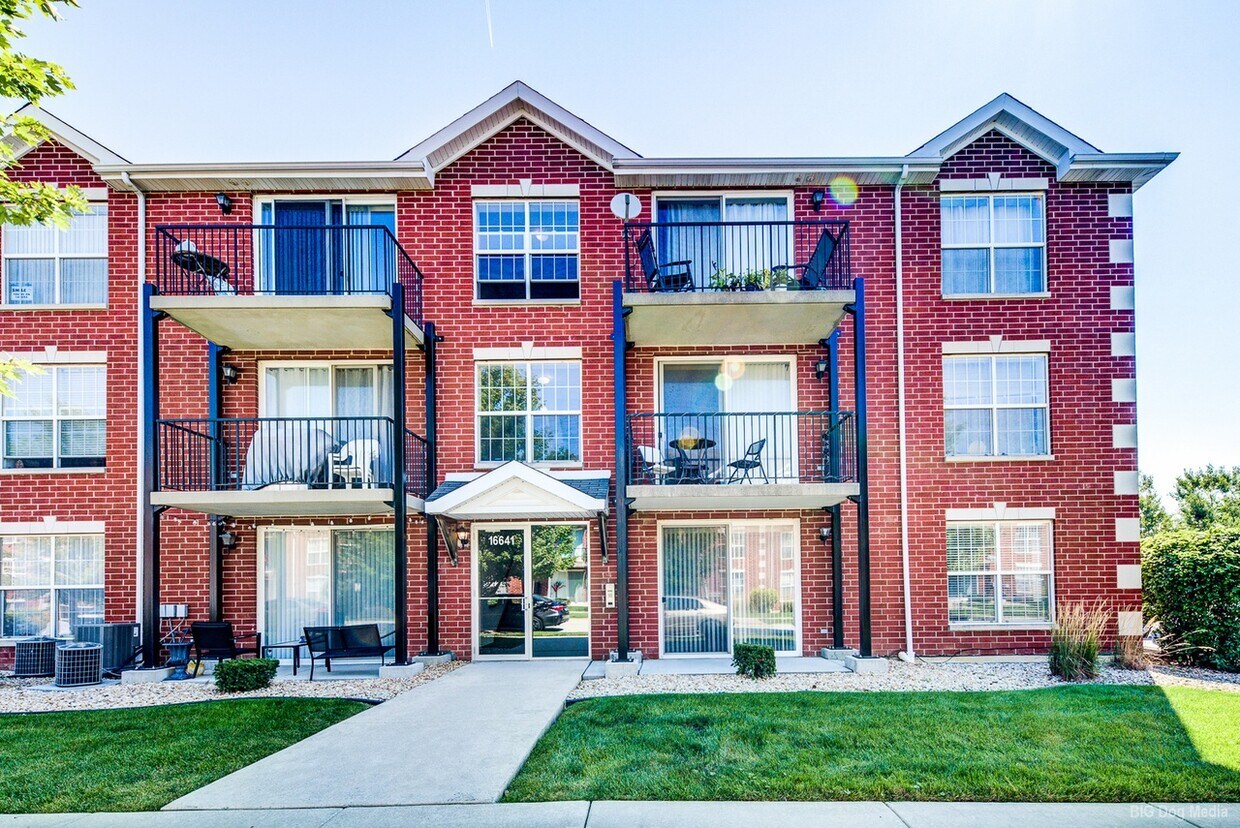 16641 Liberty Cir Unit 1S, Orland Park, IL 60467 Condo for Rent in