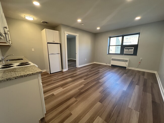 5326#26 - Shadyside Properties