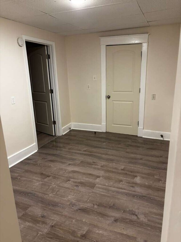 Foto principal - 2423 Falls St