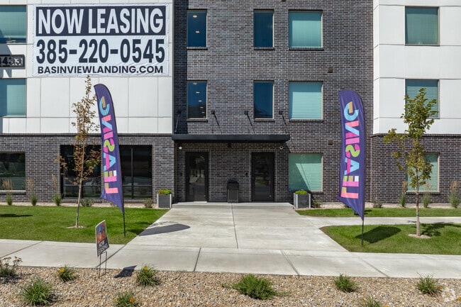 Building Entrance - Basin View Landing