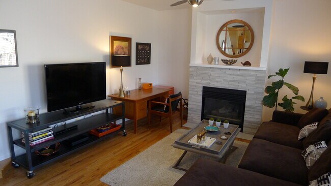 Foto del edificio - 4506 Cliffside Ct
